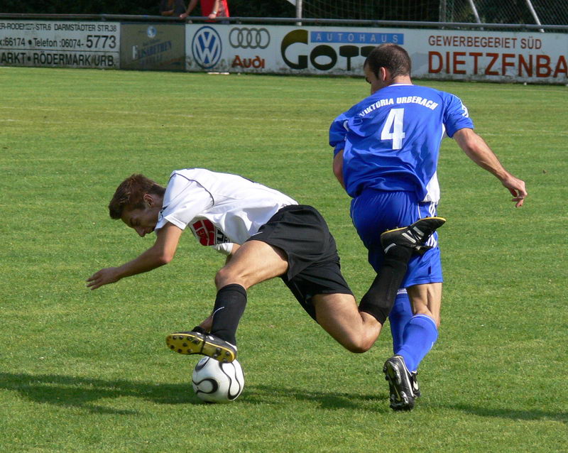 Stefan Palla im Zweikampf