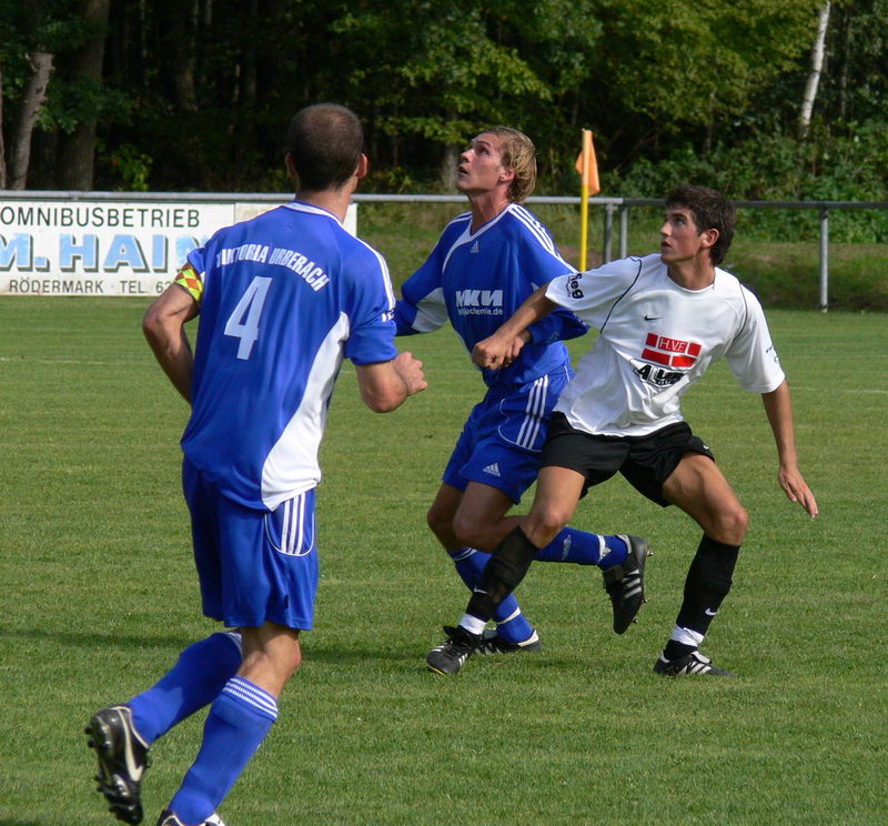 Rudi Hübner in Erwartung des Balles