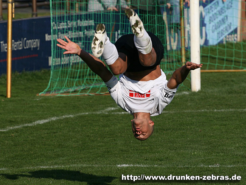 Dominik Lewis beim Torjubel