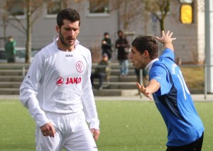 Mario Michels (links, FC Langen), Patrick Stumpf (Viktoria Griesheim)